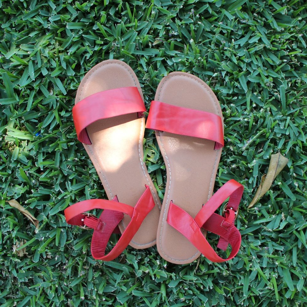 red madden girl sandals